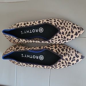 ROTHY'S CHEETA POINT FLATS
